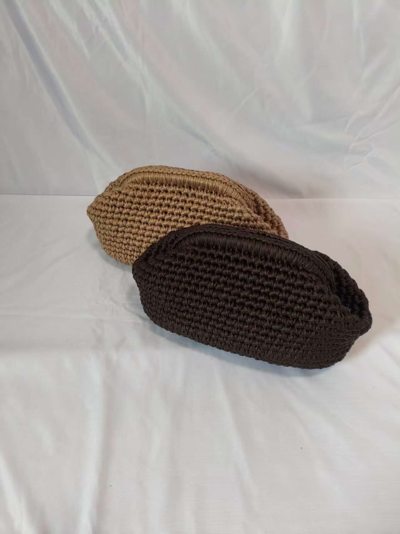 Women's Handmade Finished Imitation Leather Matt Color Hand-woven Women's Clutch