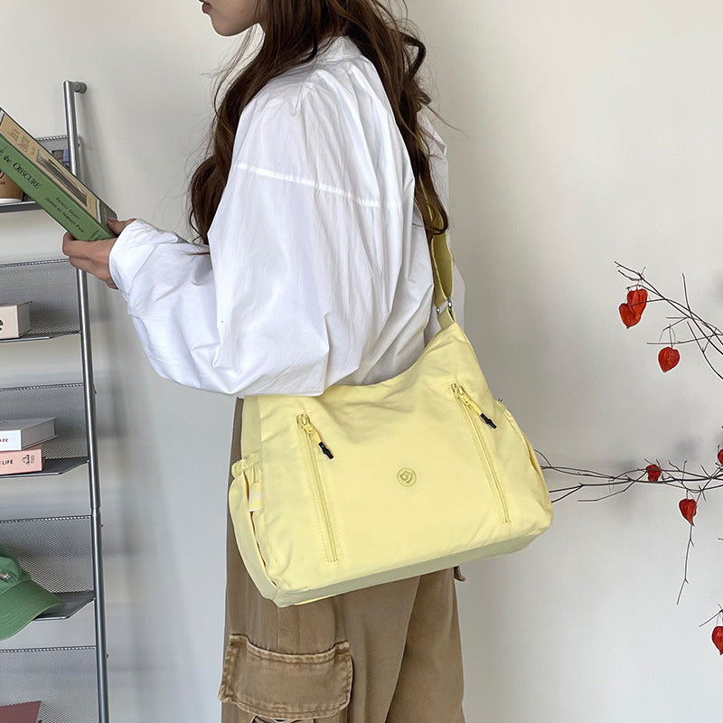 Lady Fashion Large Capacity Water-repellent Nylon Women's Messenger Bag