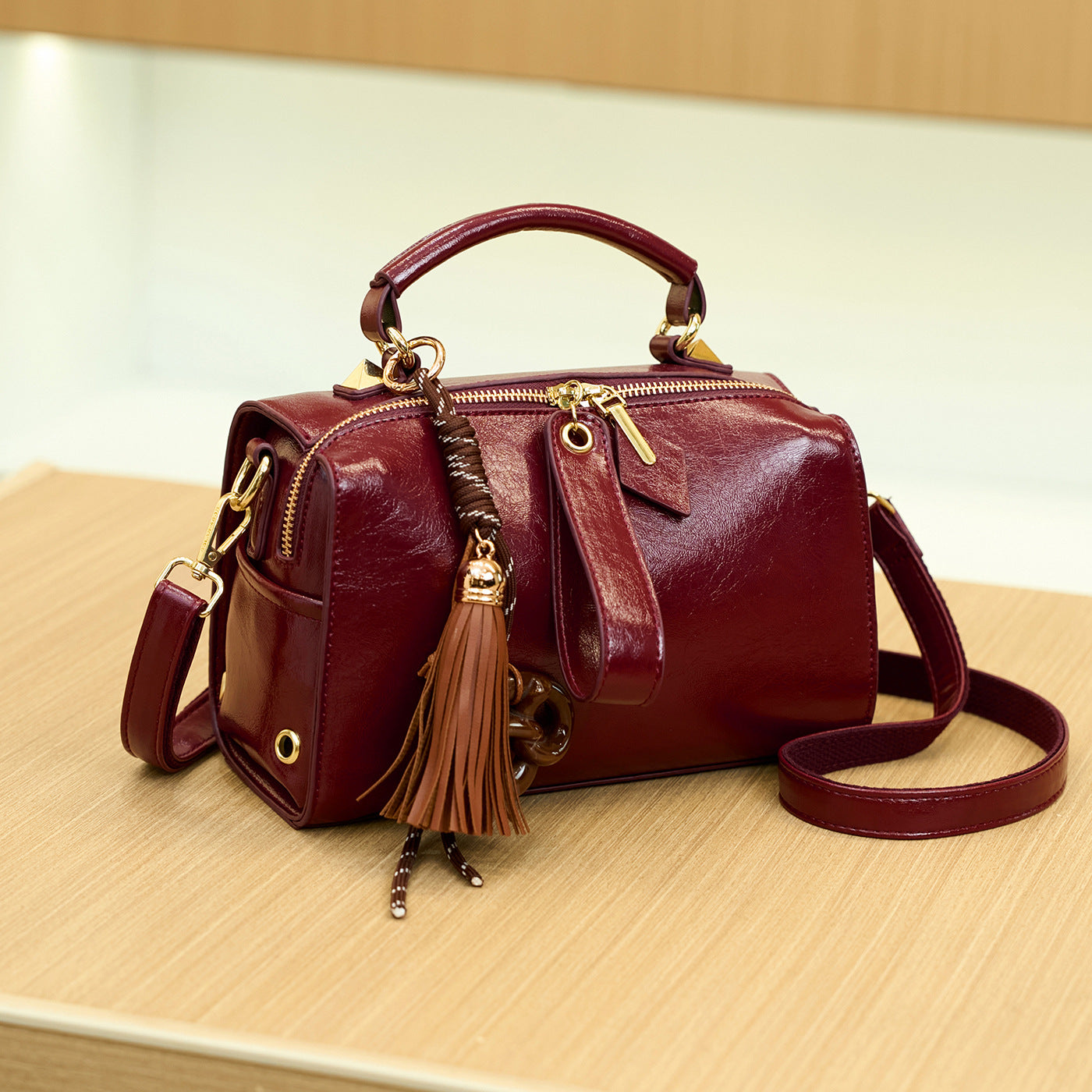 Women's Retro Textured Pillow Oil Wax Leather Small Square Bag