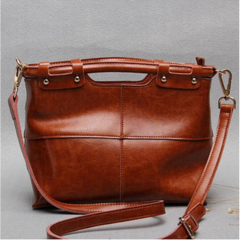 Women's Original Ecology Cowhide Leather Single Rivet Women's Shoulder Bag