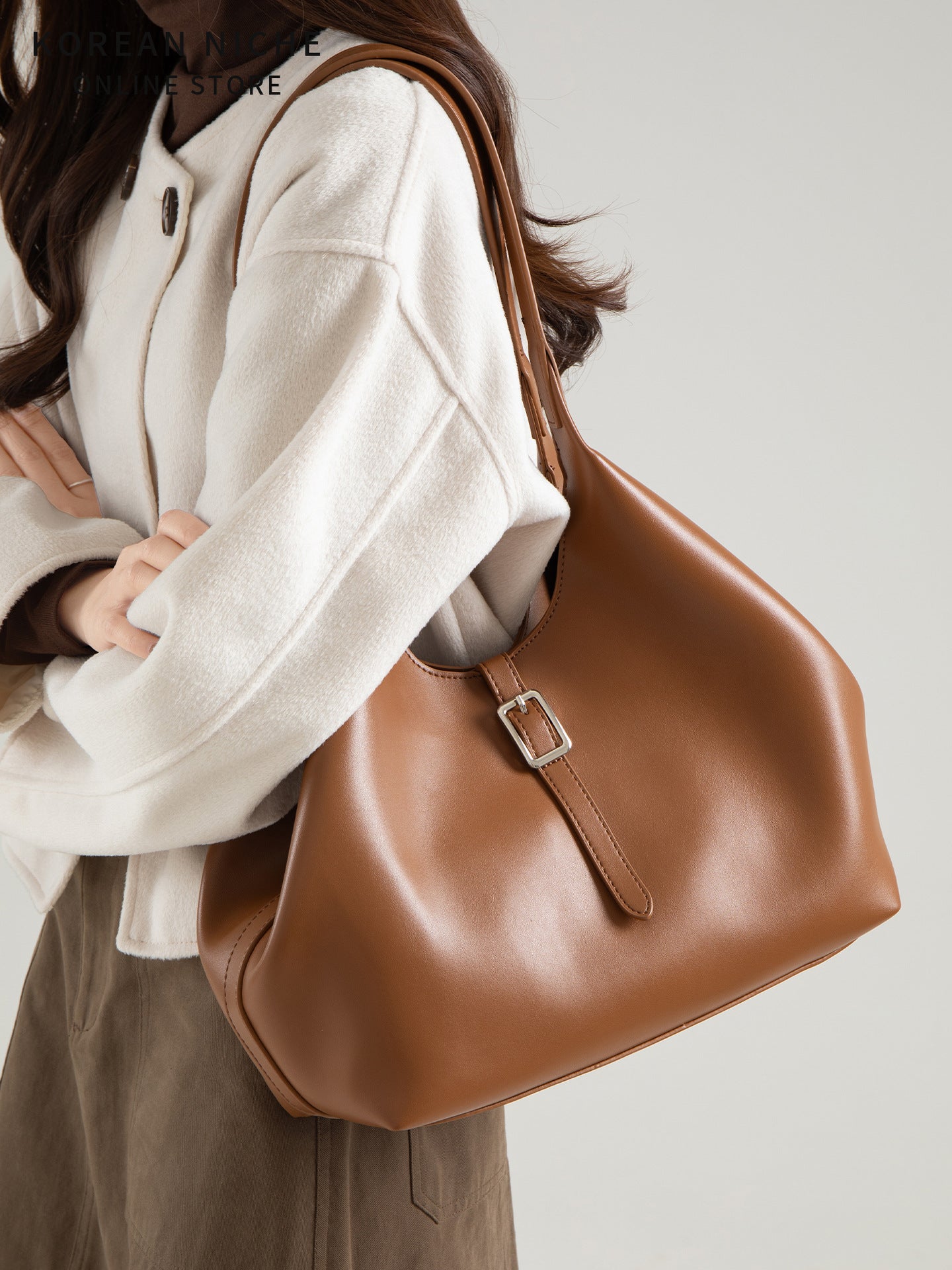 Women's Large Capacity Commuter Design Retro Easy Matching Tote Bag