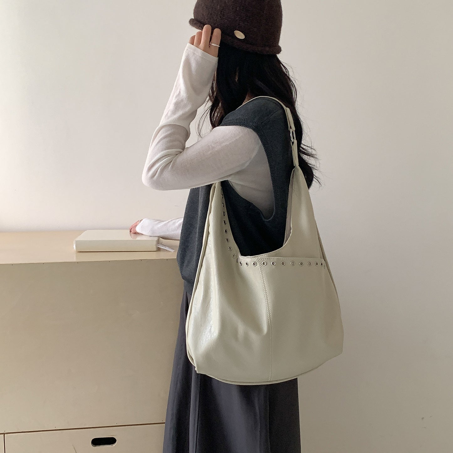 Women's Korean Style Soft Leather Big Fashion Commuter High Sense Women's Shoulder Bag