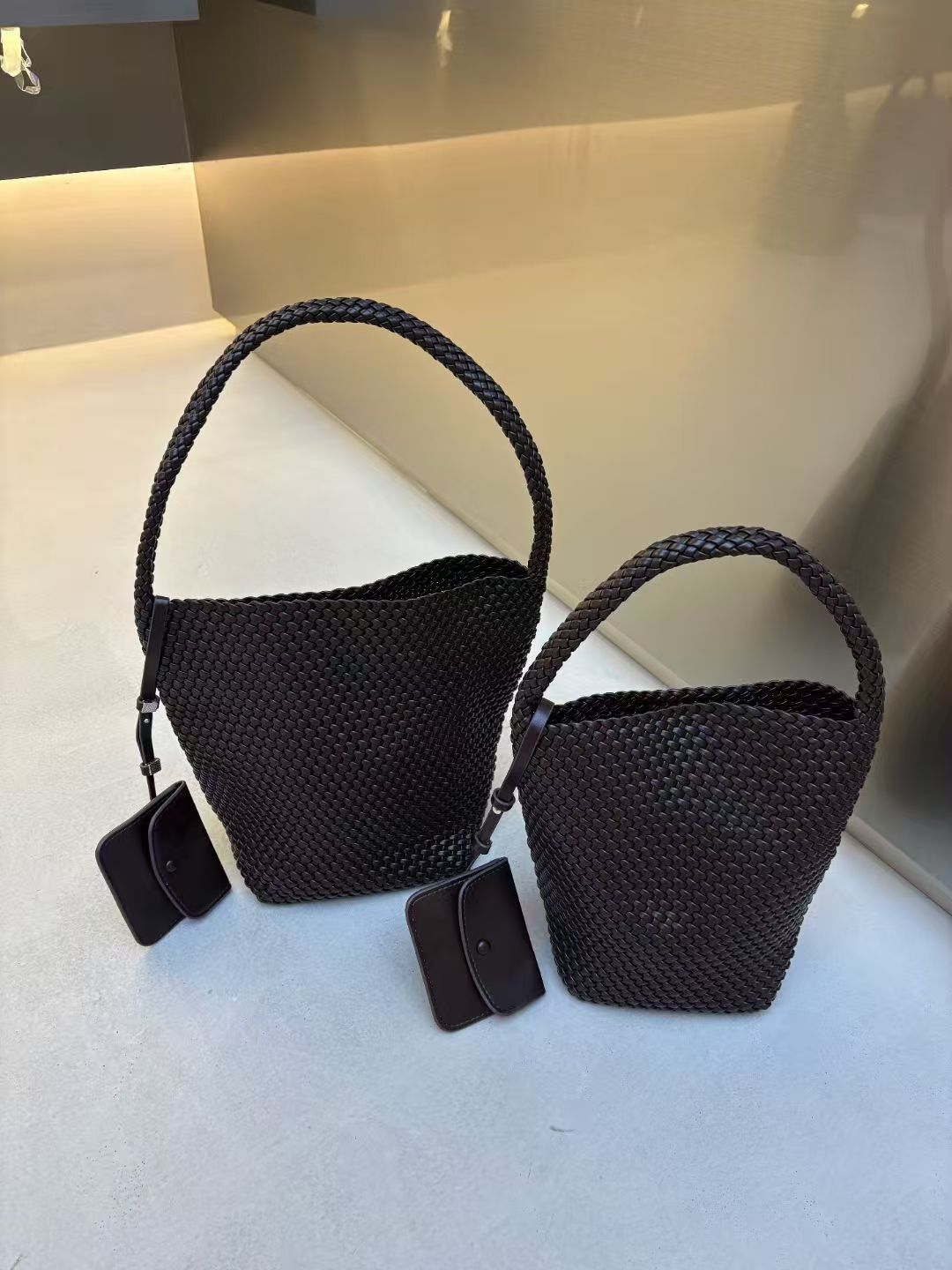 Women's Handmade Sheepskin Woven Large Capacity Totes Commuter Portable Genuine Leather Women's Shoulder Bag