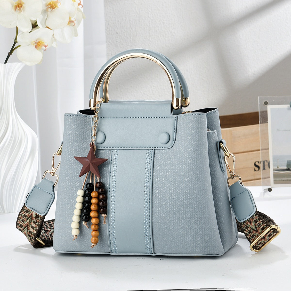 Glamorous Women's Large Capacity Simple Stylish Women's Messenger Bag