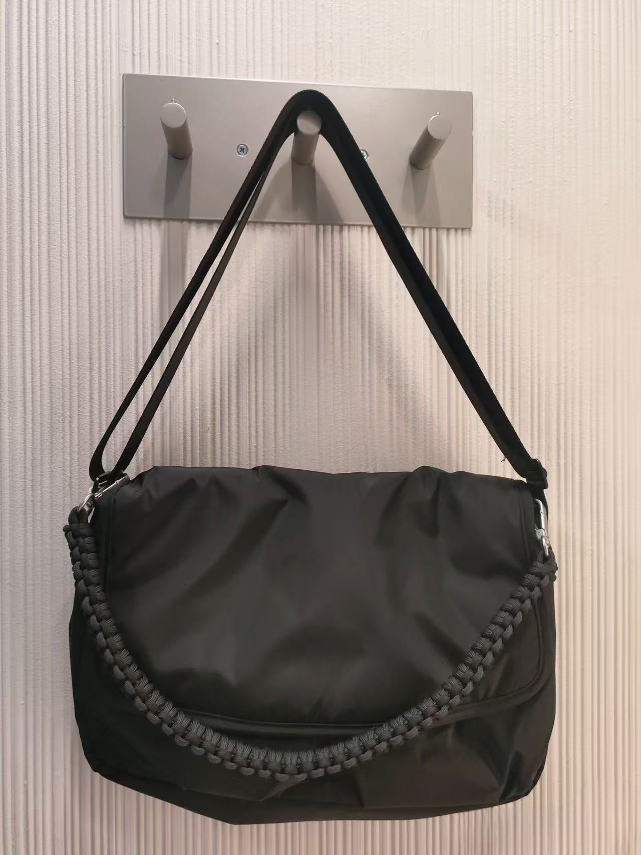 Women's & Men's Spring Adi Clover Differential Large Capacity Bags