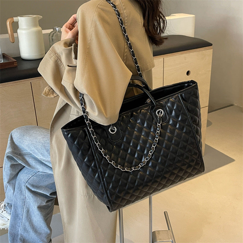 Women's Retro Diamond Pattern Chain Fashion Large Capacity Tote Bags
