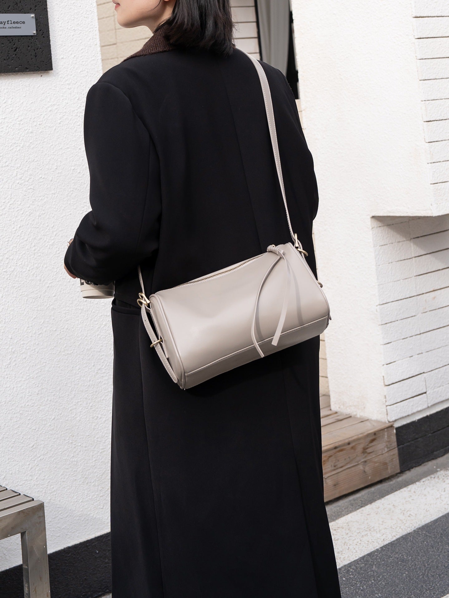 Women's Commuter Retro Textured Young Elegant Layer Vegetable Women's Messenger Bag