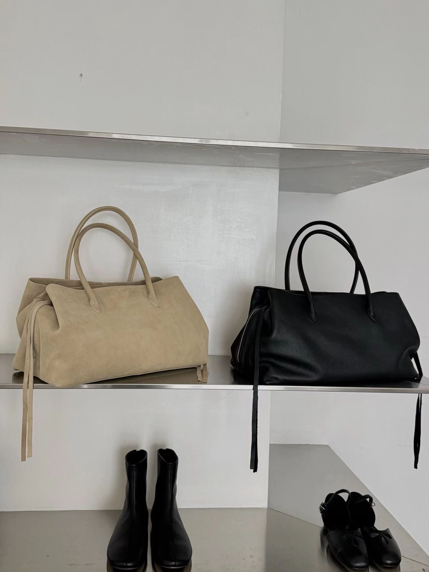 Women's Simple Commuter Large Capacity Genuine Leather Niche High-grade Sense First Women's Handbag