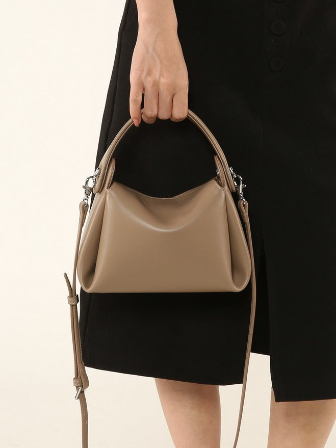 Women's Gu Cigarette Minority Simple Dumpling Advanced Women's Messenger Bag