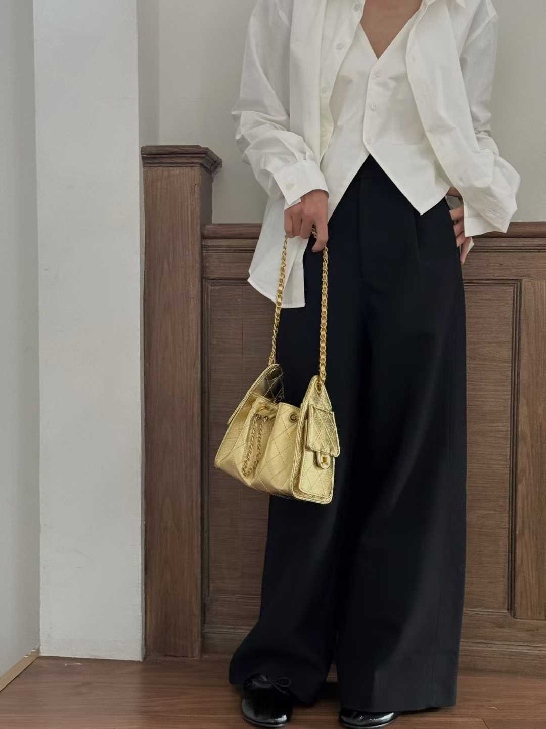 Genuine Leather Classic Style Hippie Underarm Gilded Sier Women's Shoulder Bag