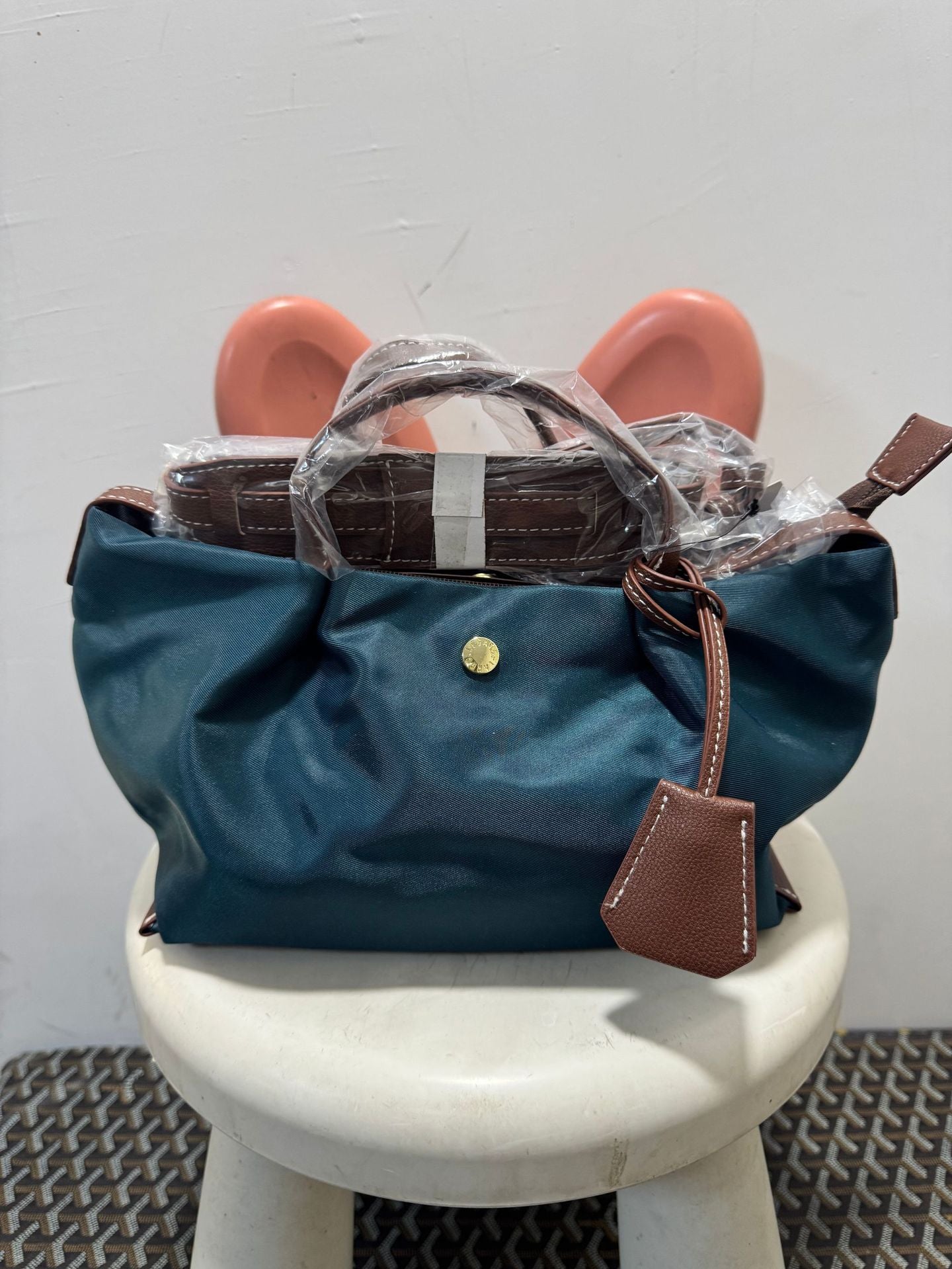 New Two Colors Limited Runaway Commuter Women's Messenger Bag