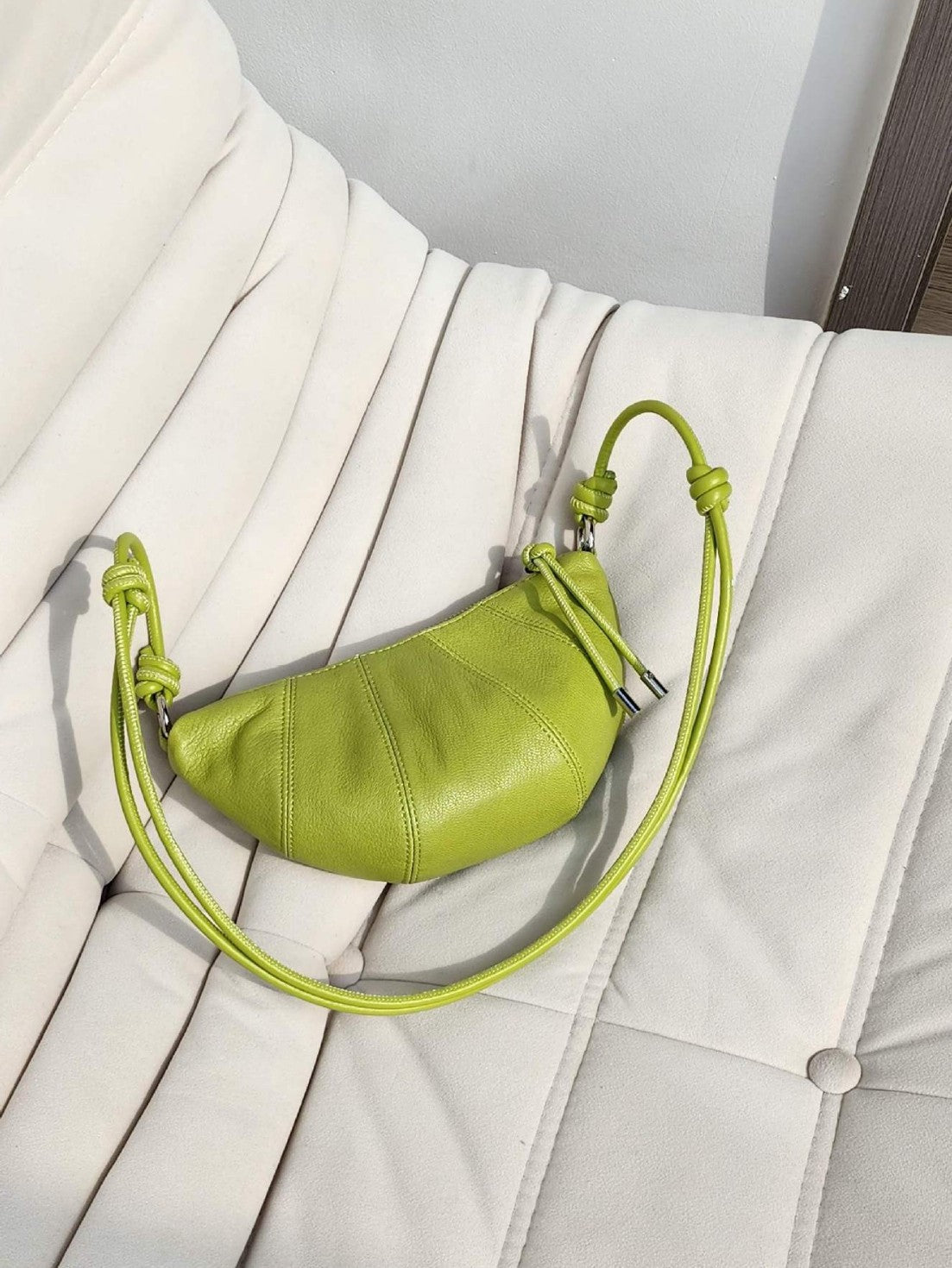 Women's Sheepskin Horn Dumpling Niche Design For Women's Messenger Bag