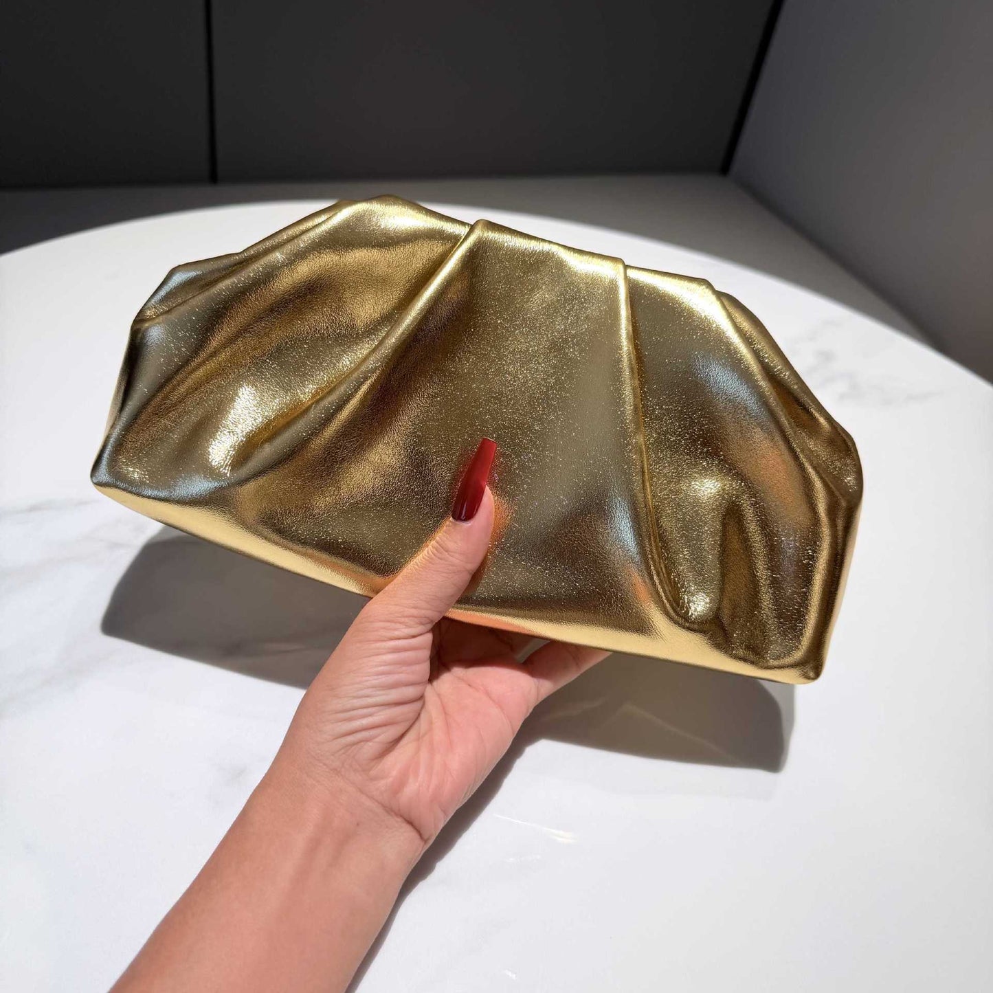 Women's Pleated Cloud Fashionable Sier Underarm Chain Women's Clutch