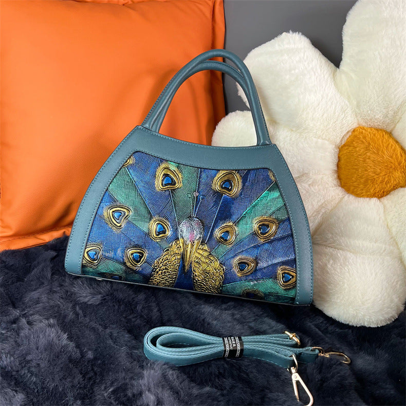 High Sense Retro Affordable Luxury Fashion Peacock Pattern Carved Elegant Shoulder Bags