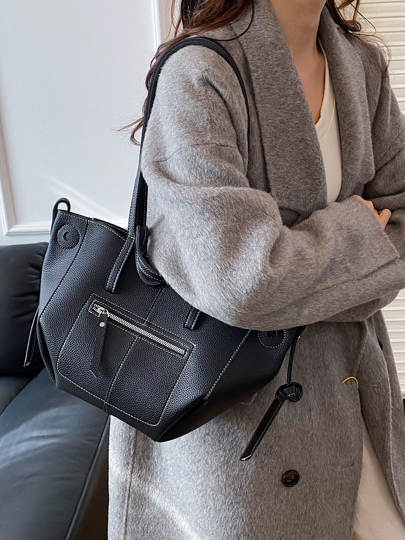 Women's Vintage Large Capacity Korean Style Commuter Good-looking Bags