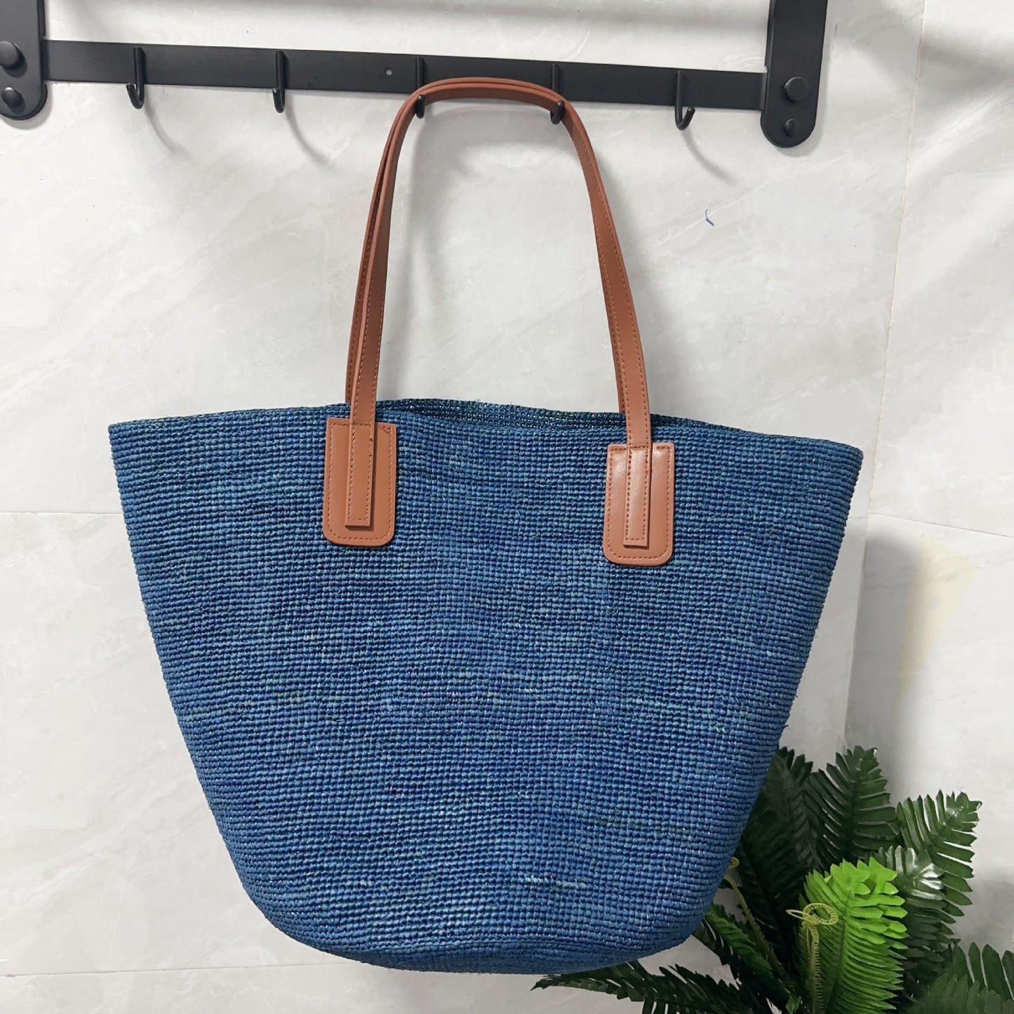 Women's Leather Strap Raffia Woven Seaside Holiday Women's Shoulder Bag