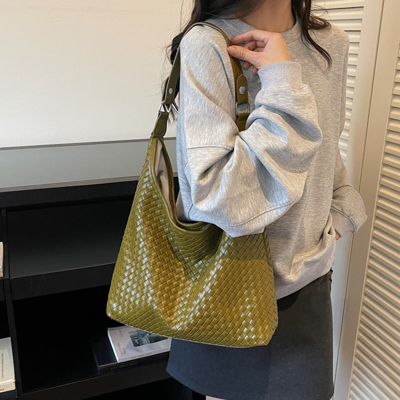 Large Capacity Woven Cross Body Wide Straps Fashion Commuter Women's Shoulder Bag
