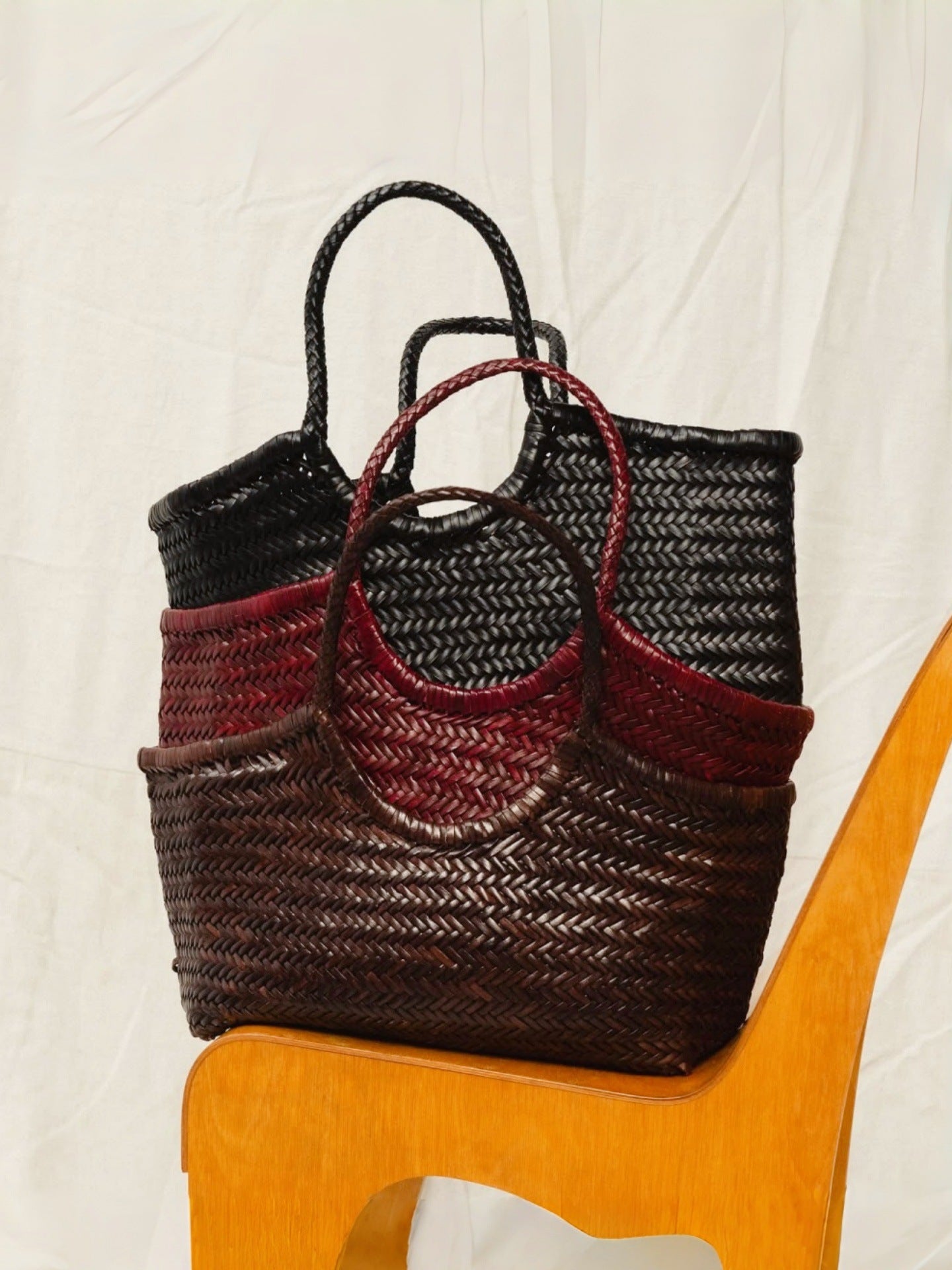 Cowhide Woven Leather French Retro Vegetable Women's Handbag