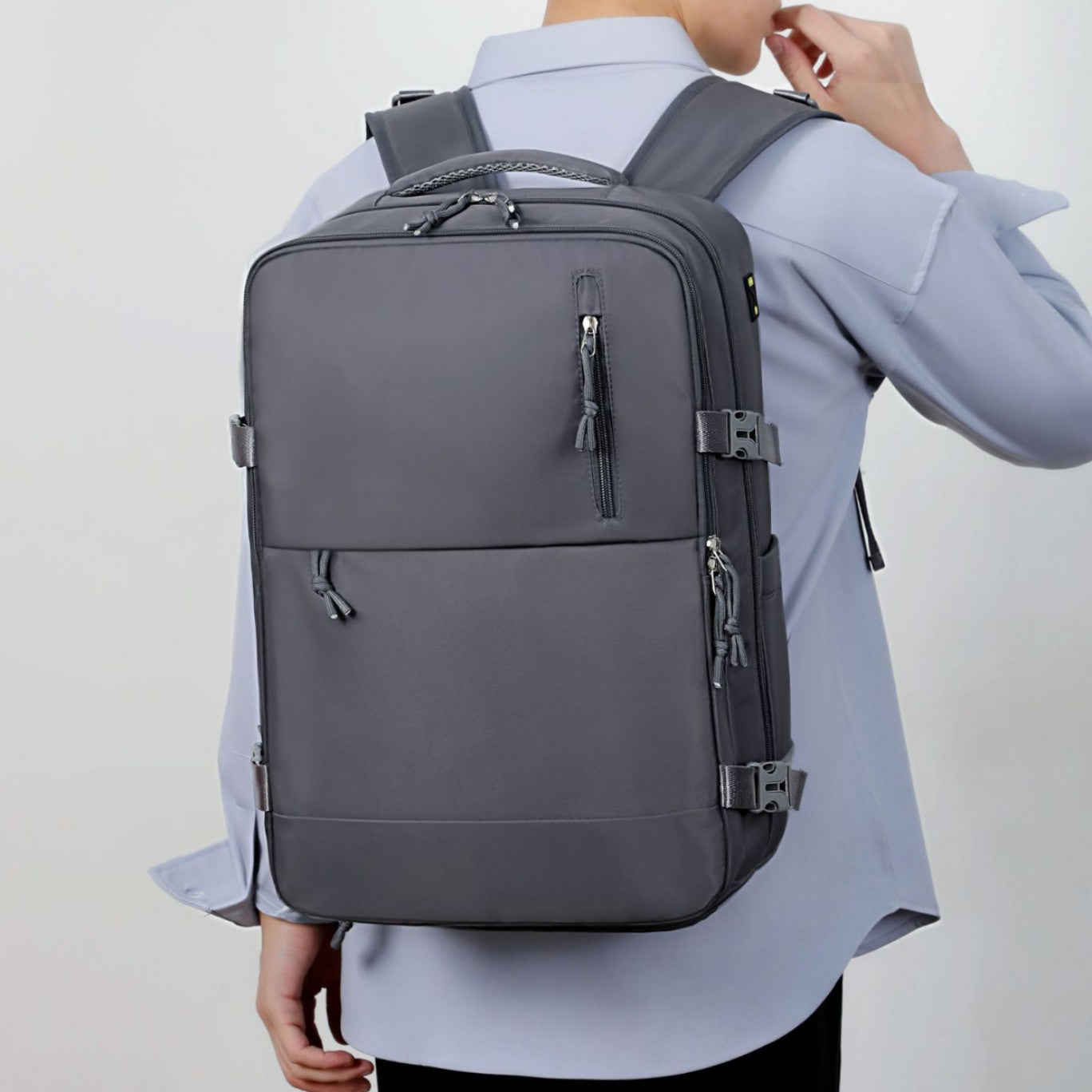 Large Capacity Simple Short-distance Lightweight Charging Backpacks
