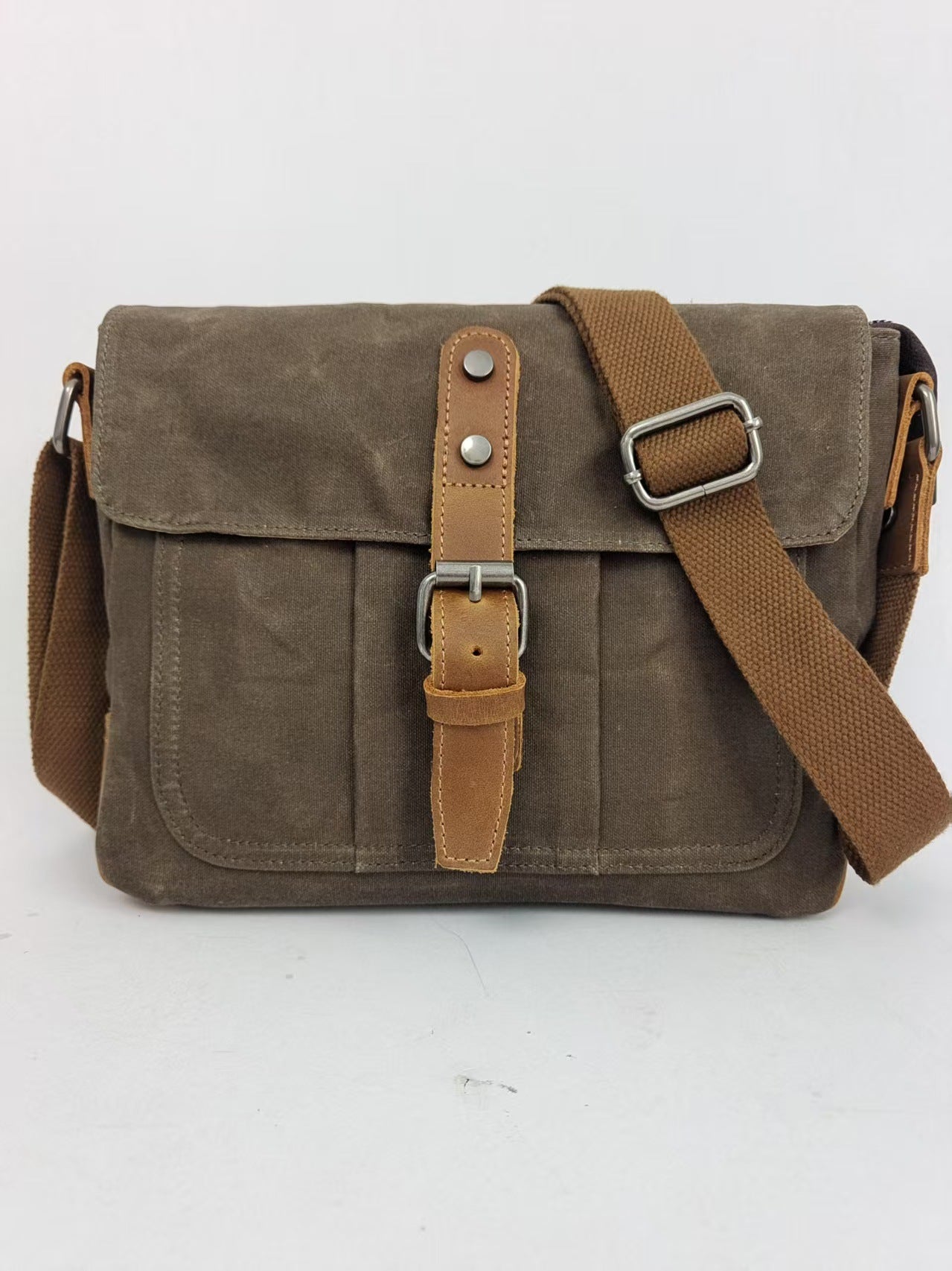 Men's Retro Motorcycle Simple Batik Waterproof Canvas Men's Shoulder Bag