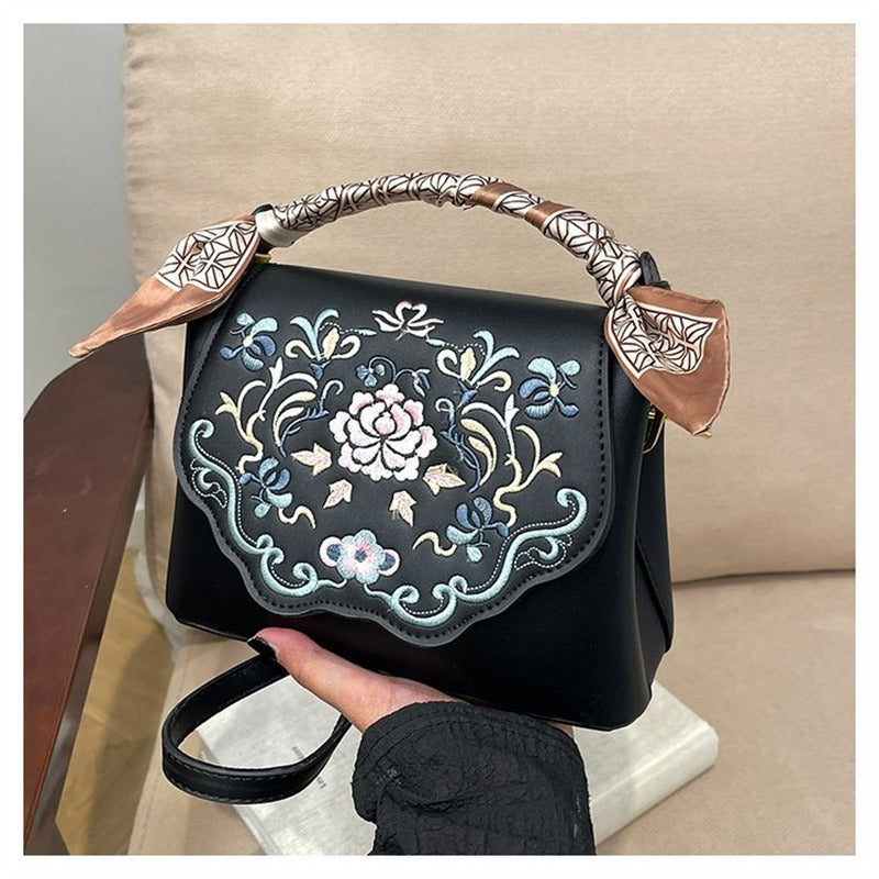 Pretty Women's High Sense Antique Embroidery Women's Handbag