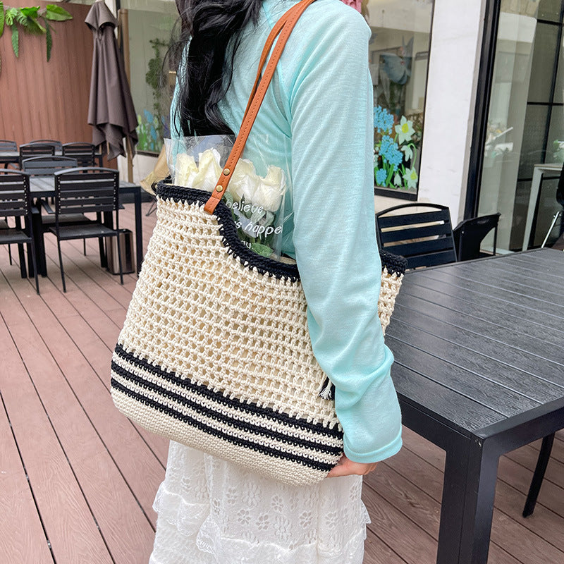 Women's Large Capacity Hollow Fashionable Stylish Color Matching Women's Shoulder Bag