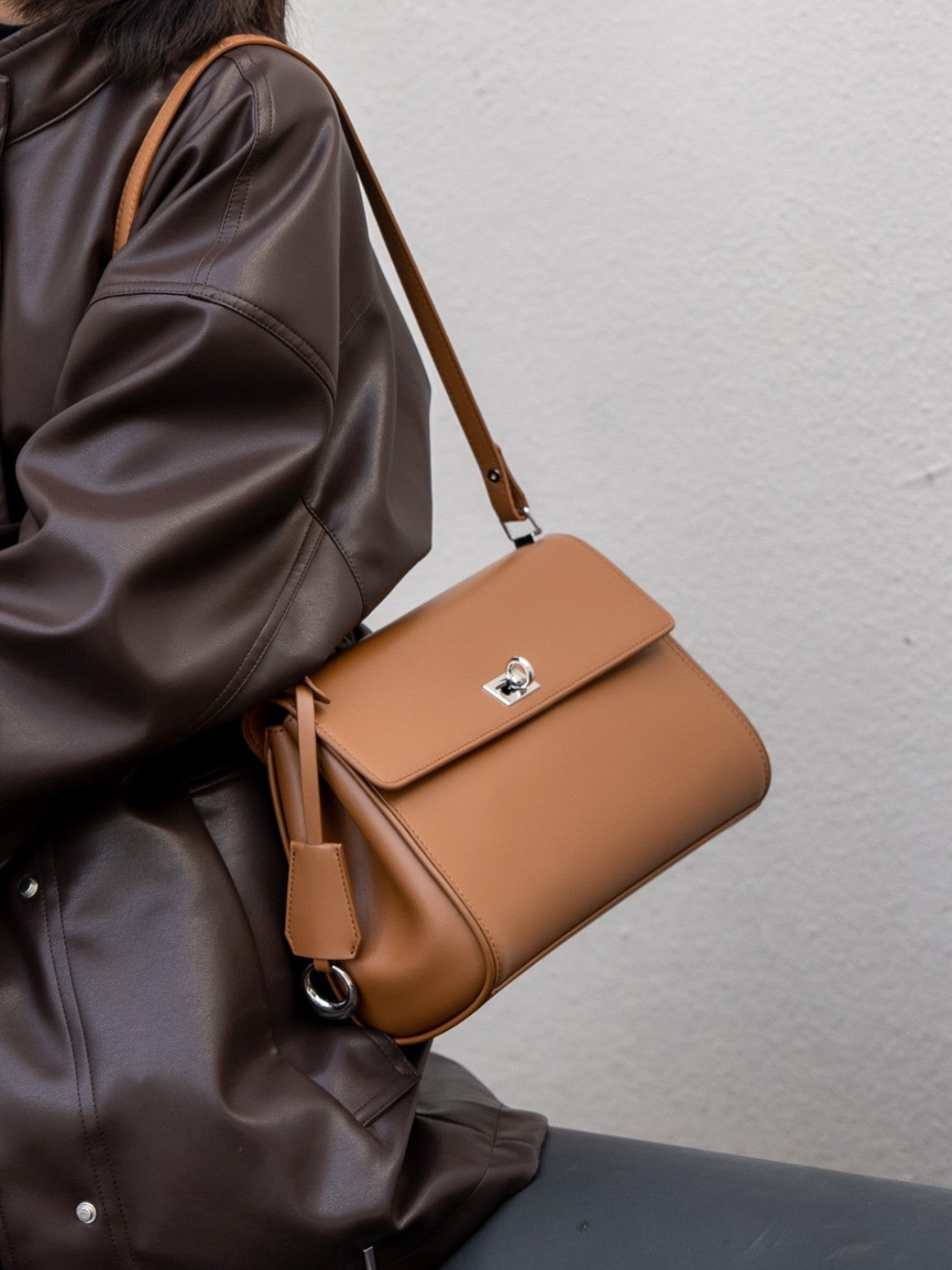 Women's Classic Leather Underarm Large Capacity Totes Women's Shoulder Bag