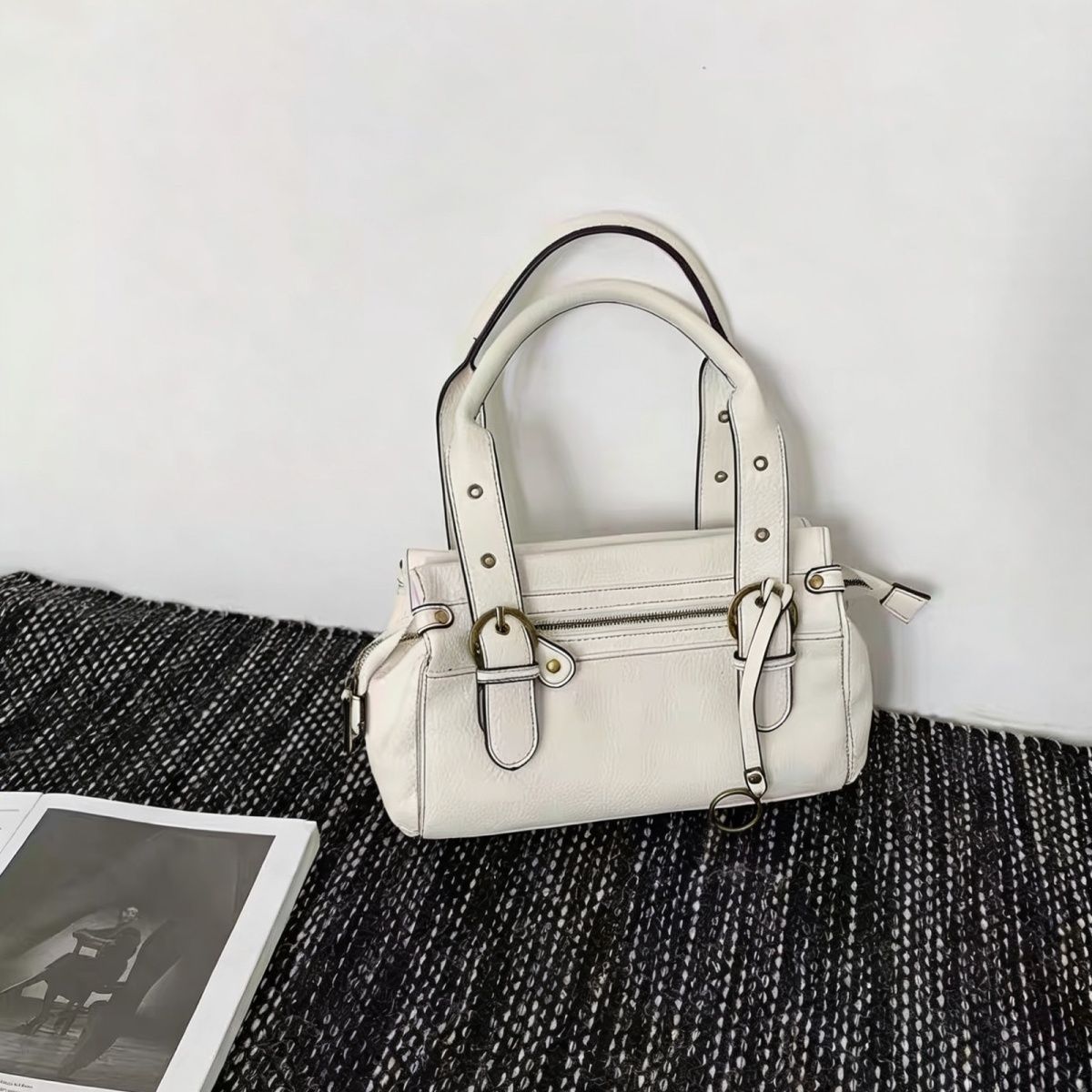 Fashion Locomotive Style Female Light Luxury Minority Senior Bags