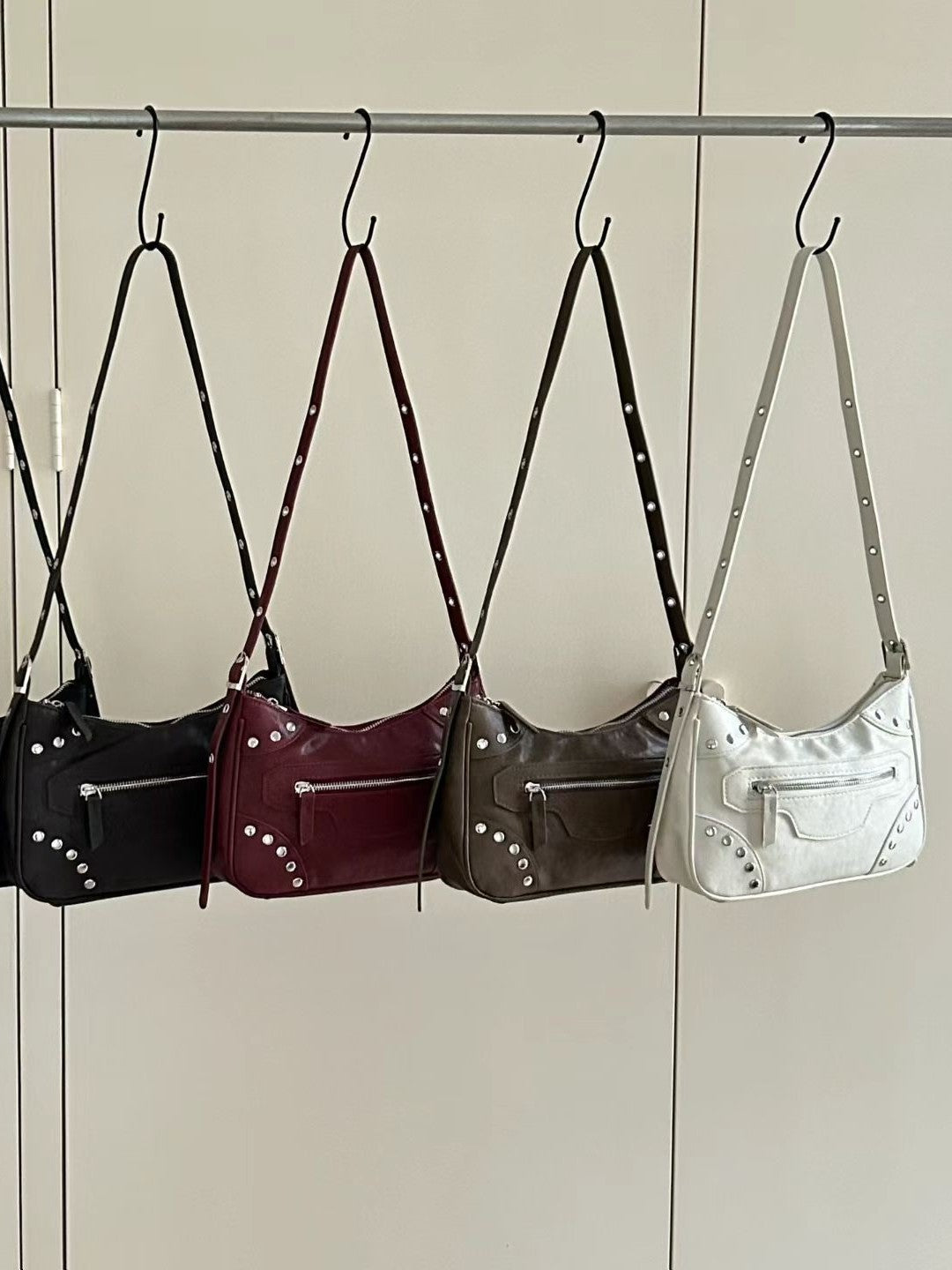 Women's Street Cool Rivet Motorcycle Retro Hot Sweet Women's Handbag
