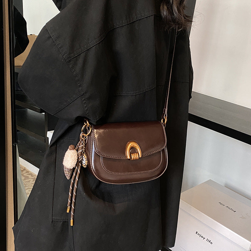 Women's Retro Minority Underarm Fashionable Fashion Saddle Women's Shoulder Bag