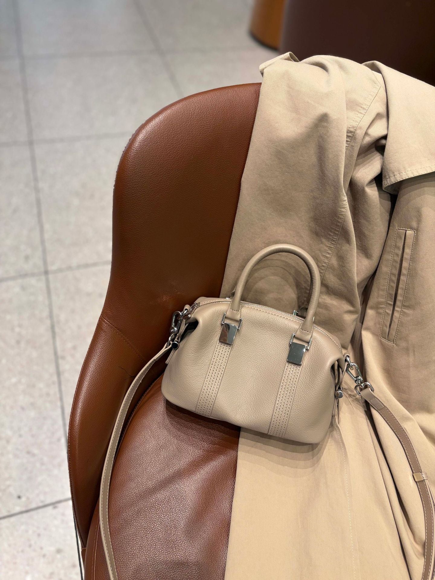 Women's Cowhide Natural Drop One Zipper Simple Underarm Shopping Bags