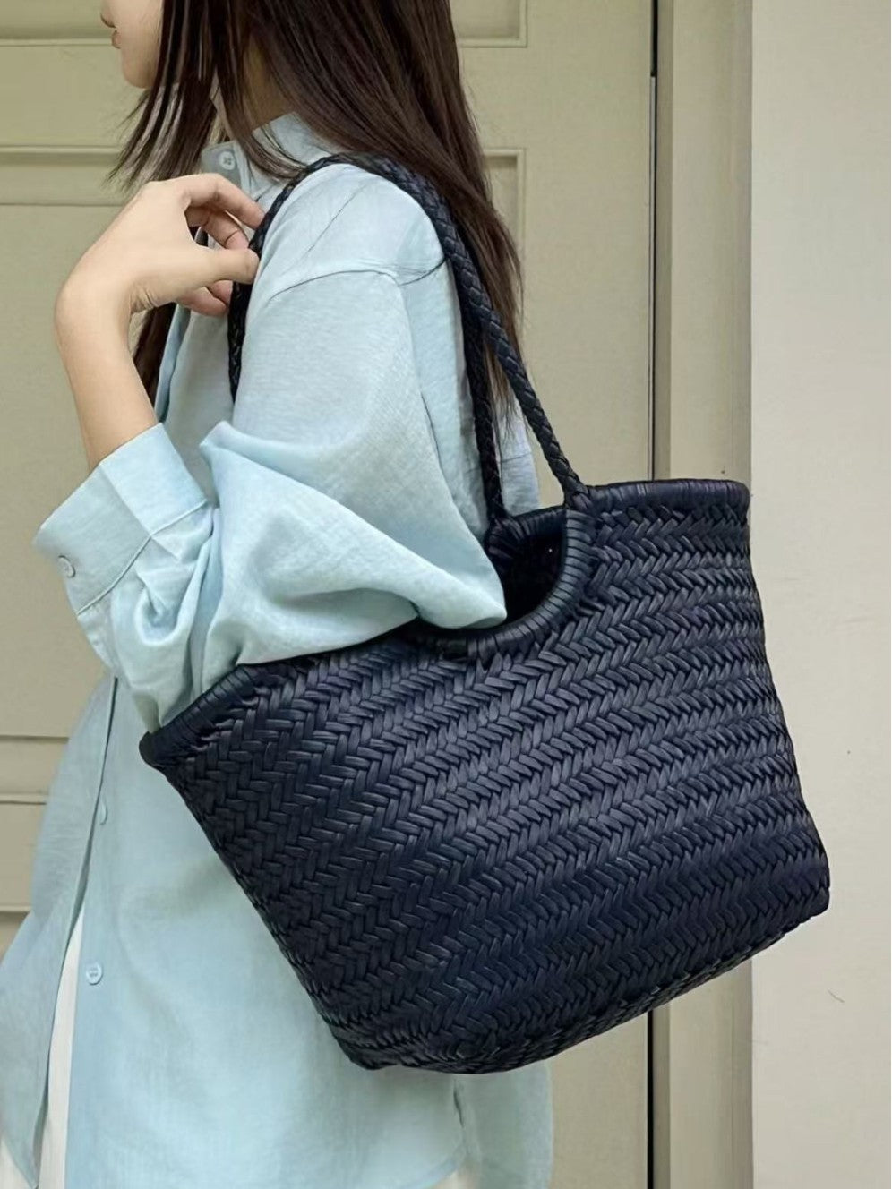 Women's First Layer Cowhide Curved Woven Genuine Leather French Vegetable Women's Shoulder Bag