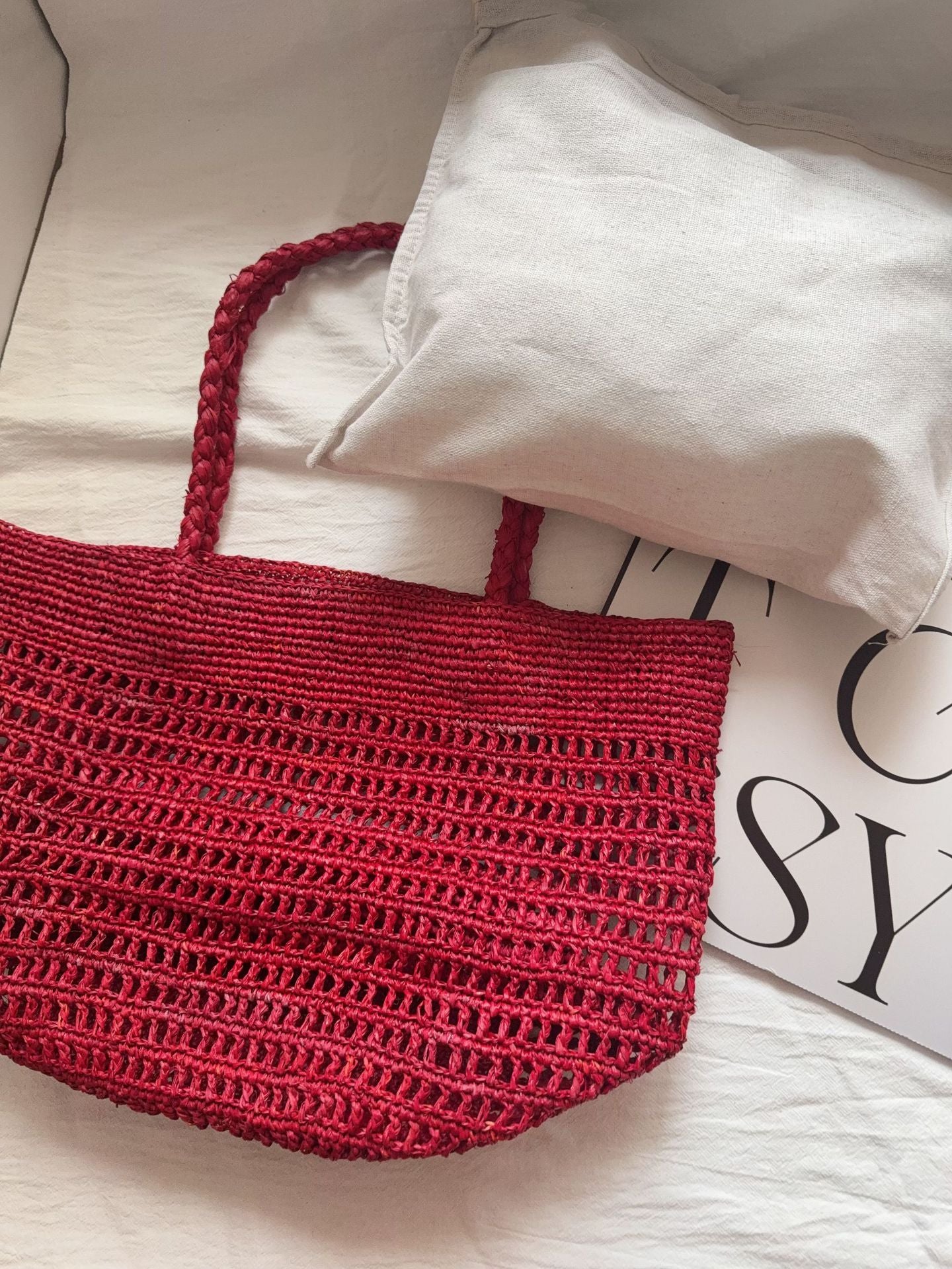 Women's Fashionable Raffia Handmade Hook Weaving Hollow Portable Straw Seaside Bags