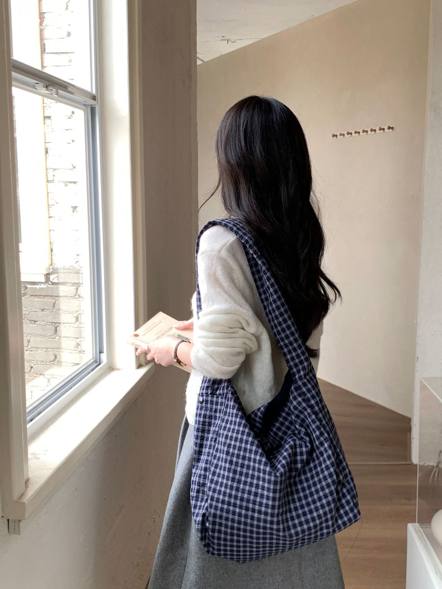 Women's Cotton Linen Plaid Lazy Relaxed Feeling Lightweight Women's Shoulder Bag
