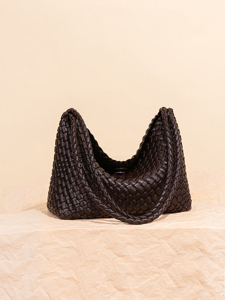 Hand-woven Simple Commute Soft Leather Underarm Fashionable Shoulder Bags