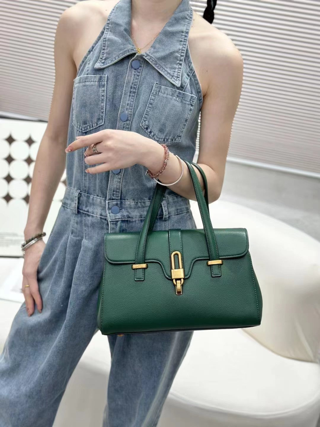 Women's Retro Textured Flap Commuter Large Capacity Bags