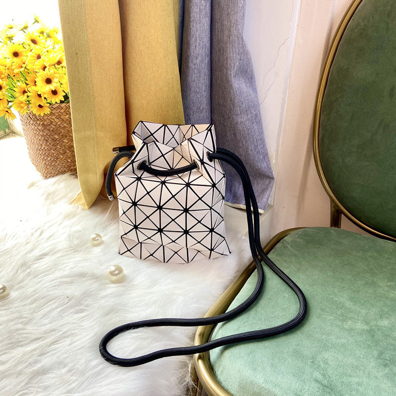 Women's Drawstring Double Stitching Glossy Diamond Plaid Bags