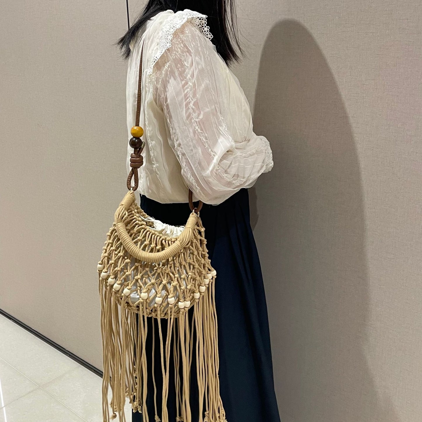 Women's Retro Tassel Large Capacity Versatile Beach Good-looking Women's Handbag