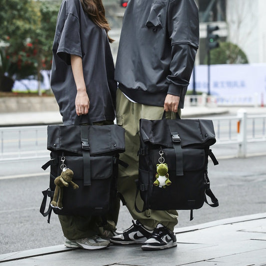 Men's Fashion Flip Cover Waterproof Large Capacity Leisure Backpack