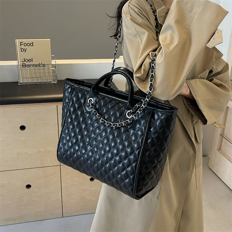 Women's Retro Diamond Pattern Chain Fashion Large Capacity Tote Bags
