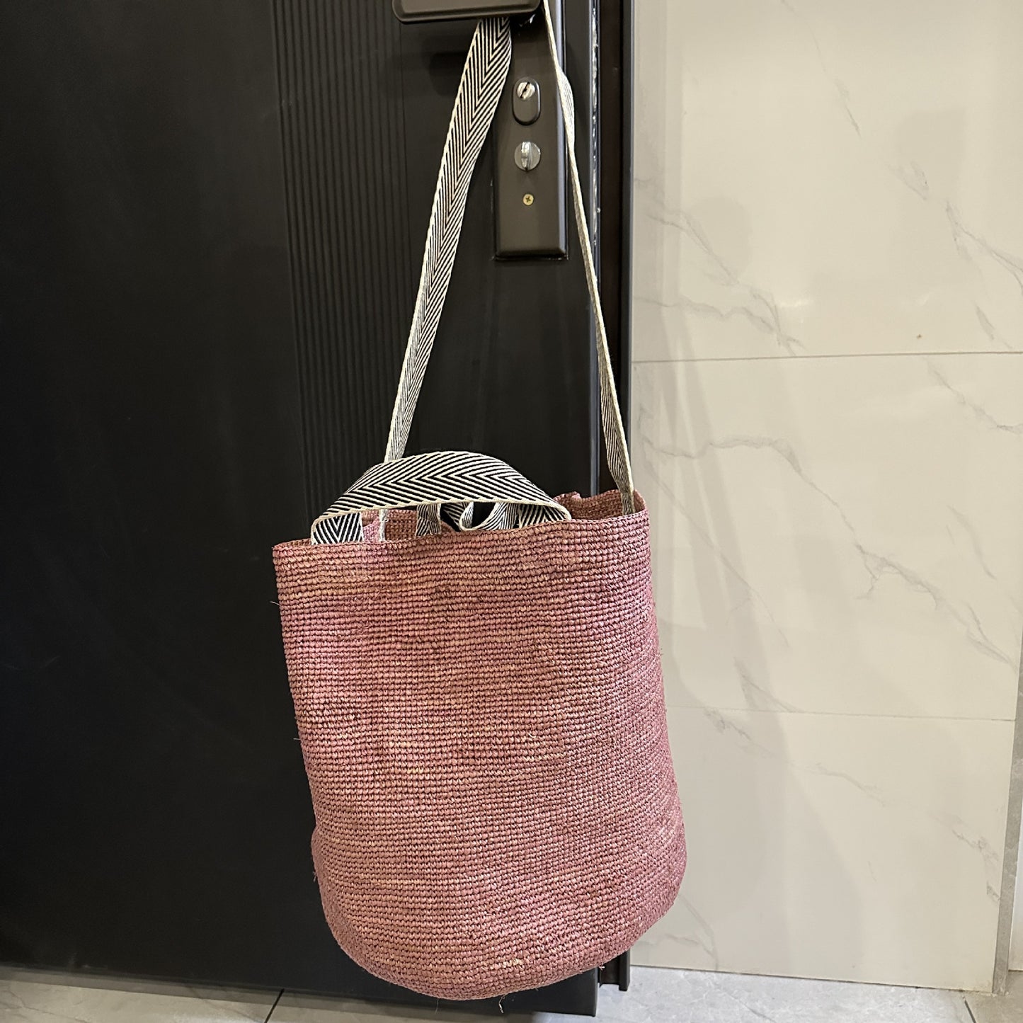 Women's Capacity Straw Hand Crocheting Raffia Vacation Women's Messenger Bag