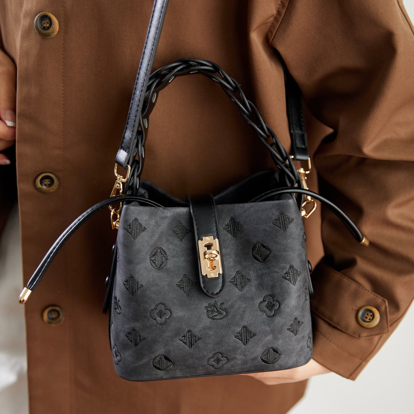 Women's Fashion Embossed Commute High Sense Bucket Bags