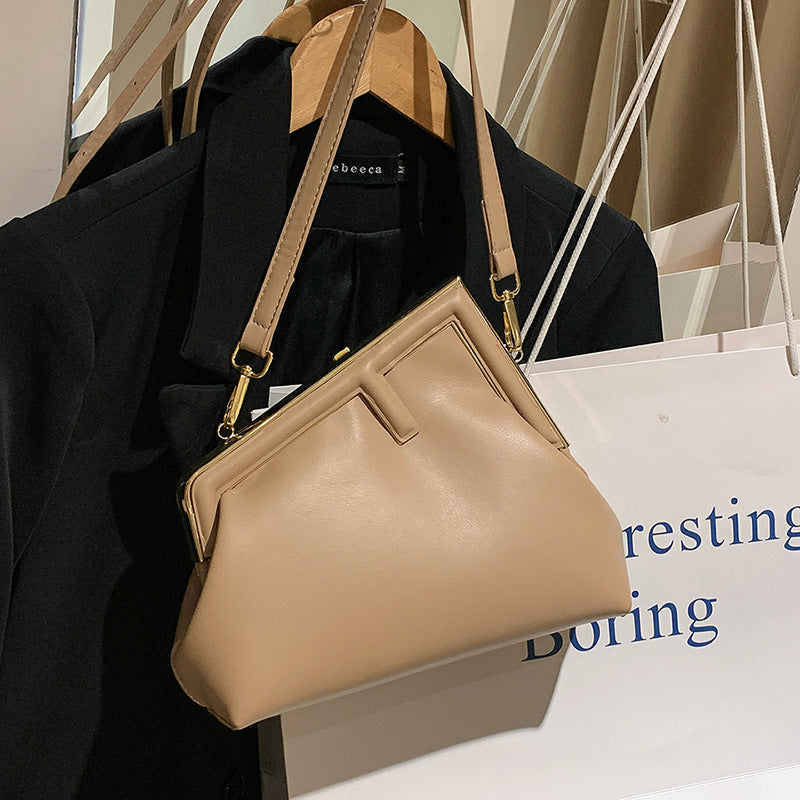 Cloud Texture Fashion Solid Color Clip Simple Bags