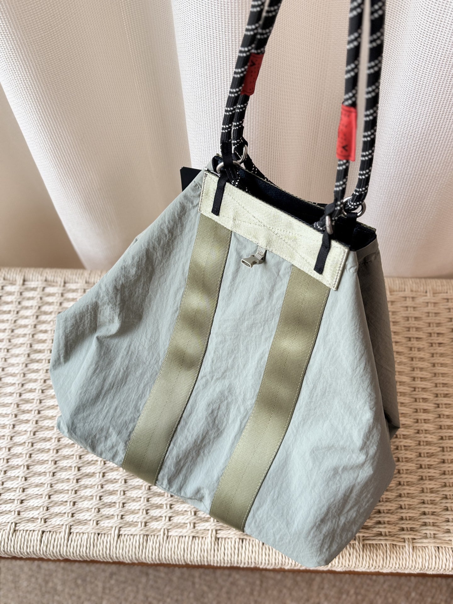 Diagonal Versatile Nylon Cloth Large Capacity Women's Shoulder Bag