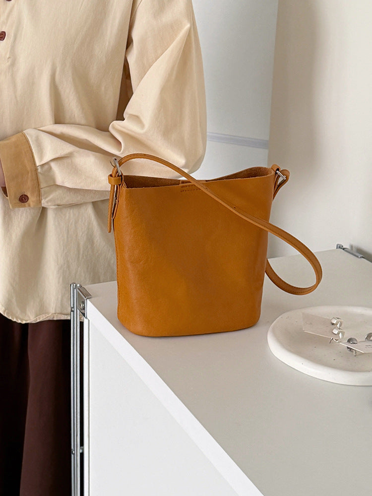 Women's Genuine Leather Minimalist Retro Style First Layer Vegetable Women's Shoulder Bag