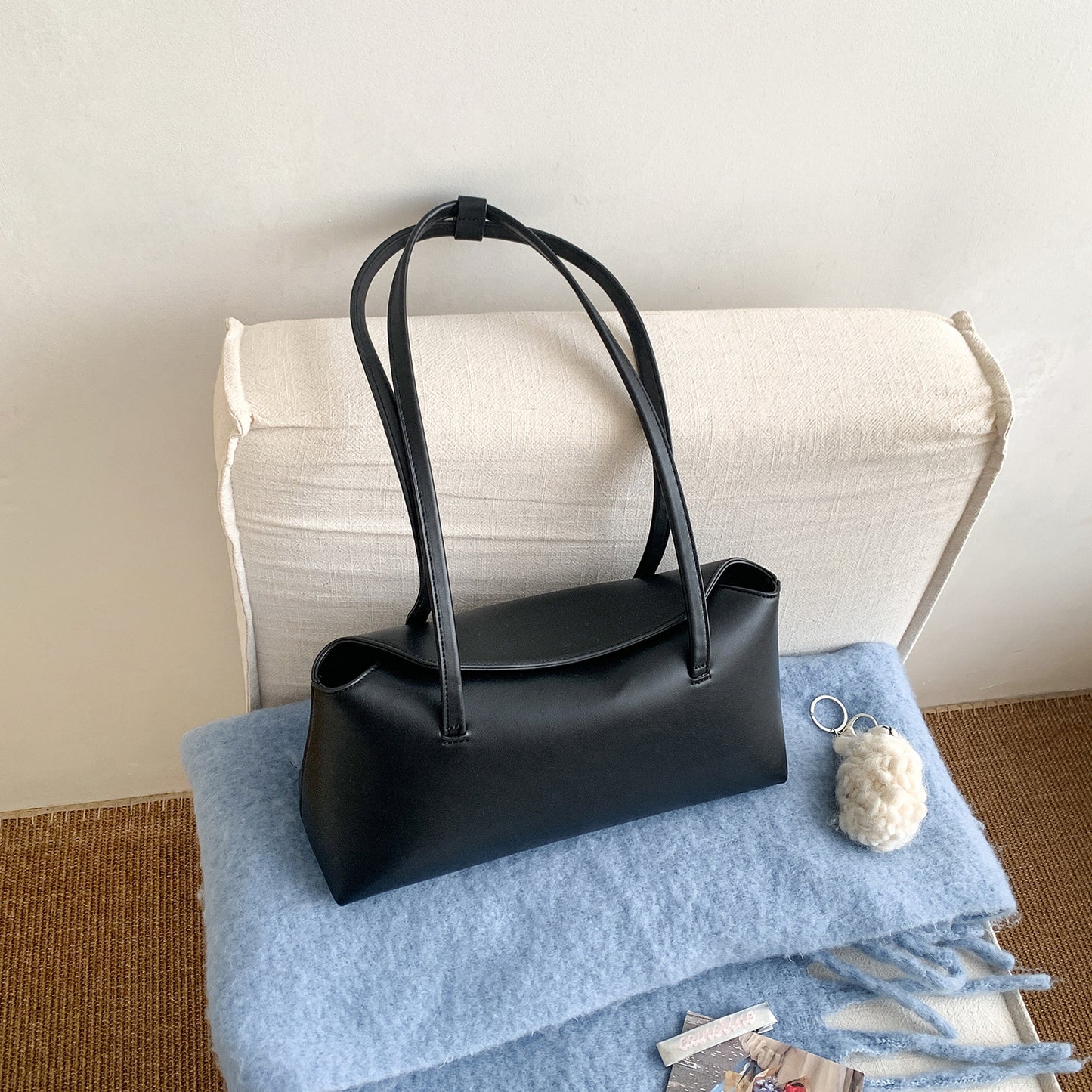 Women's Simple Commute Fashion Niche Underarm High-grade Solid Color Women's Shoulder Bag