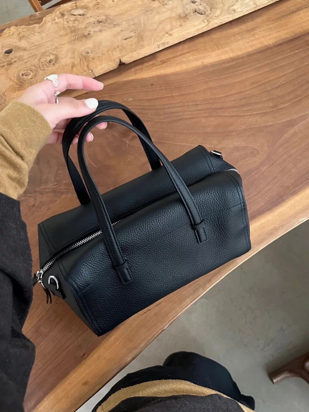 Korean Style Retro Hand Holding Pillow Boston Bags
