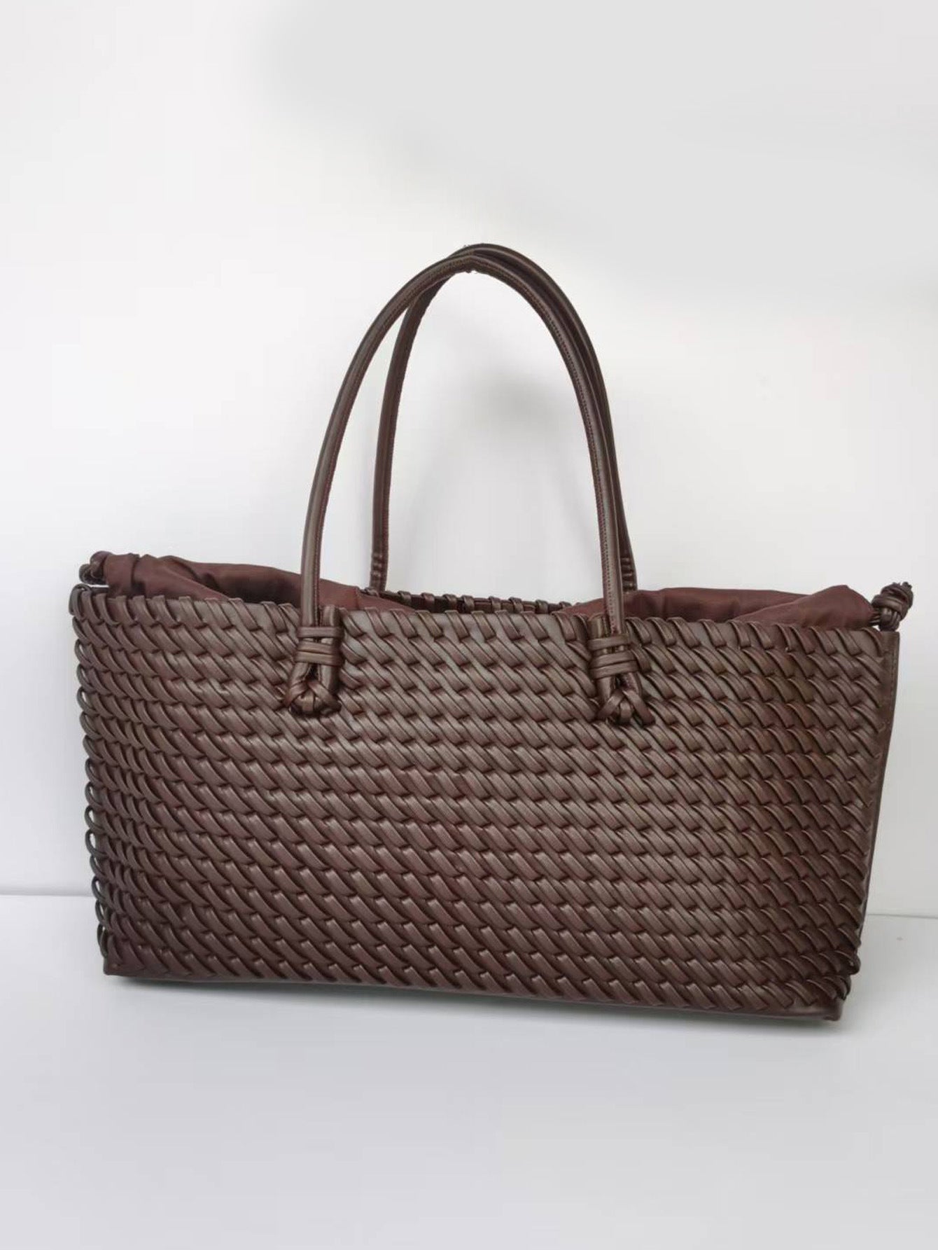 Niche Commuter Woven Fashionable Large Capacity Shoulder Bags