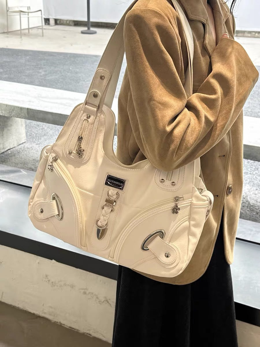 Women's Hot Locomotive Style One Underarm Niche Waste Soil Retro Large Tote Bags