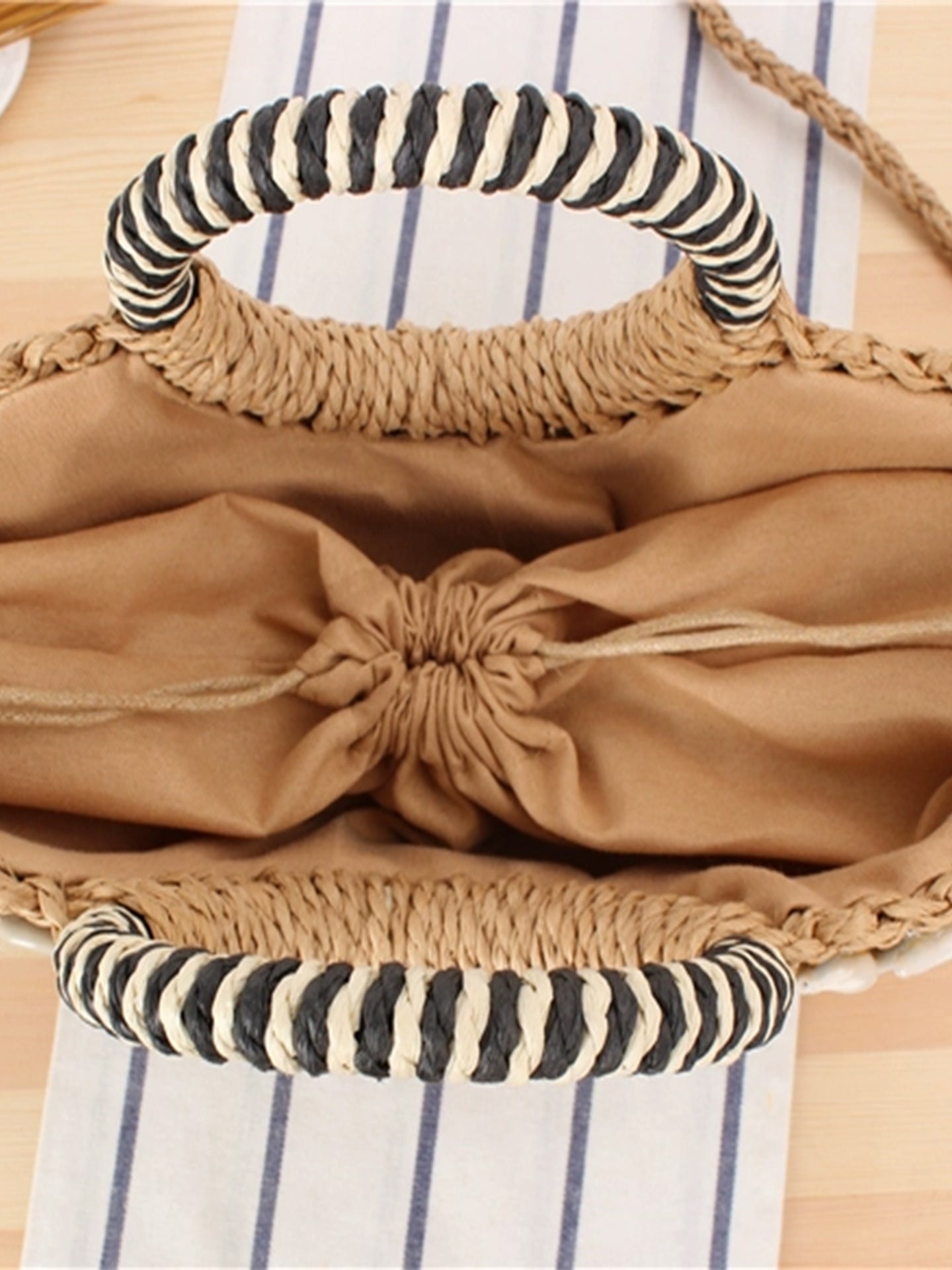 Style Natural Shell Semicircle Hand Carrying Woven Holiday Women's Shoulder Bag